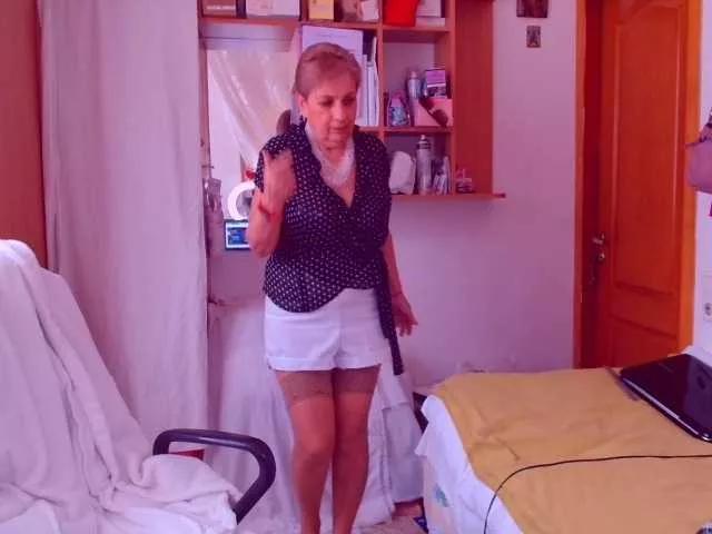 Kira9476 on BongaCams 