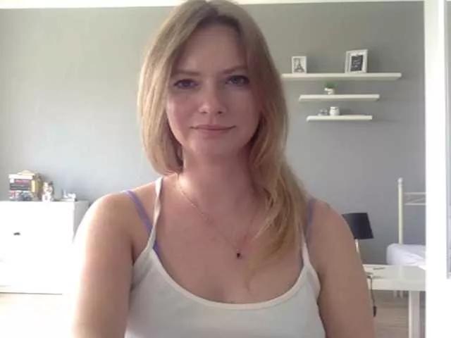 kissMillie on BongaCams 