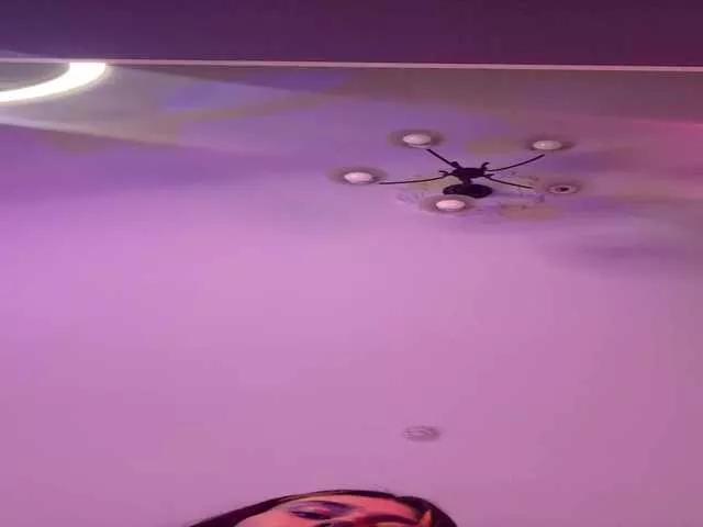 KristinaScott on BongaCams 