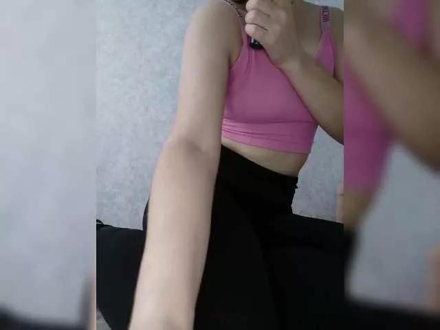 kroshka-meow on BongaCams 