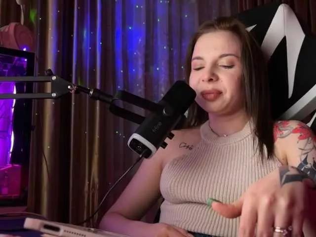Lady-shy on BongaCams 