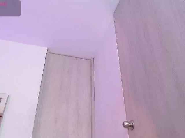 Offline LauryMoons on BongaCams