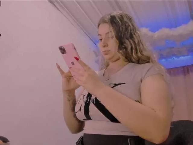 LauuuG on BongaCams 