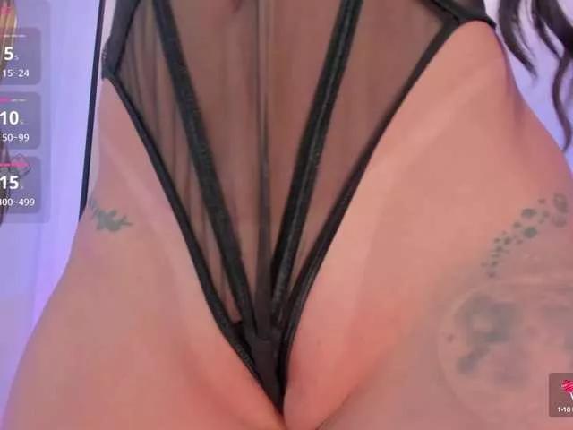LeahJones on BongaCams 