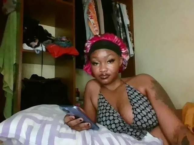 Lexxie1-1 on BongaCams 