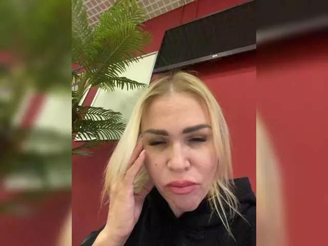 Lisa1225 on BongaCams 