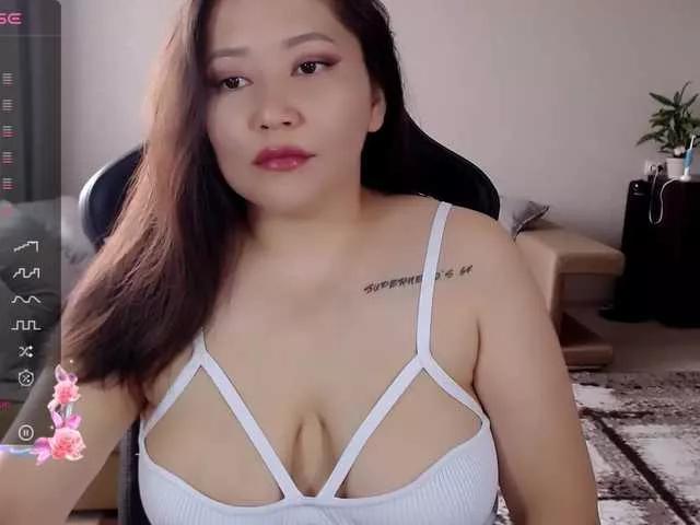 LisaAsianFlower on BongaCams 