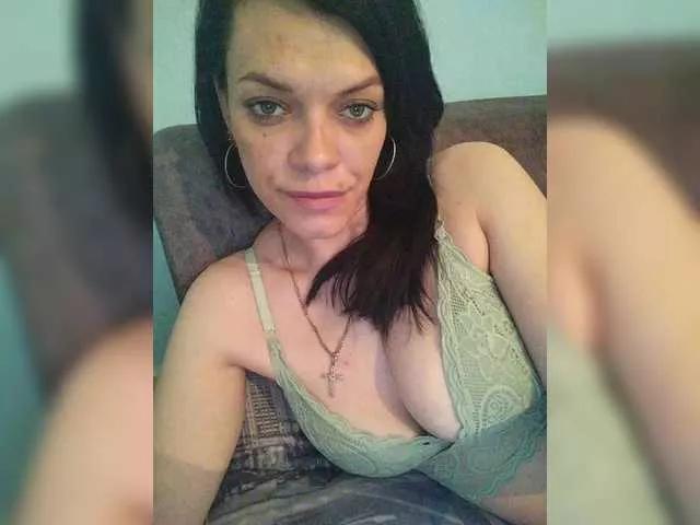 Lois-Lorrie on BongaCams 