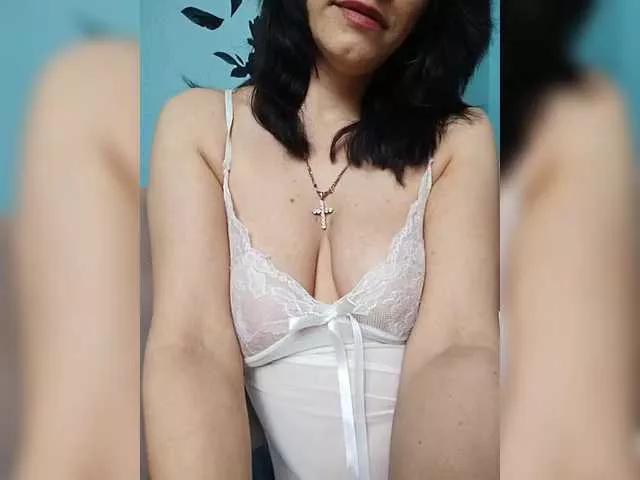 Lois-Lorrie on BongaCams 