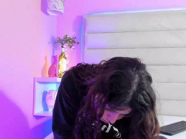 LolaMustaine on BongaCams 