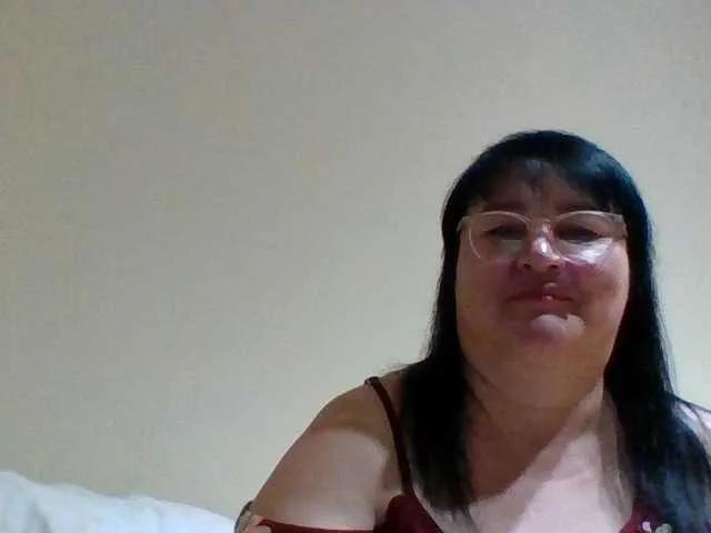 Offline lora805608 on BongaCams