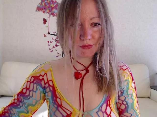 love-in-idlen on BongaCams 