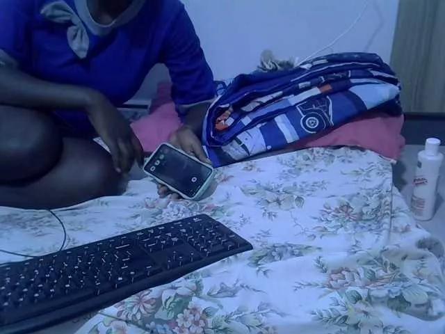 Luckygirl12 on BongaCams 