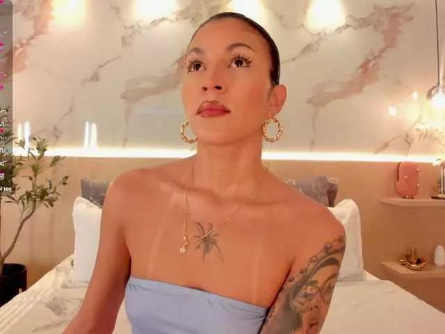 Offline LunaRuso on BongaCams