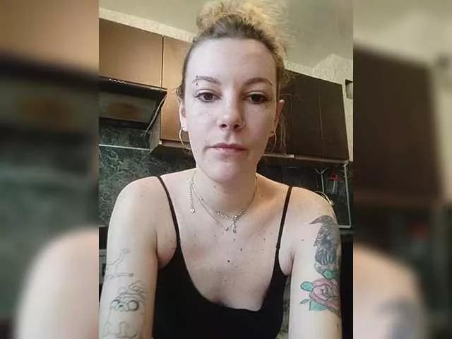 MaLino4ka25 on BongaCams 