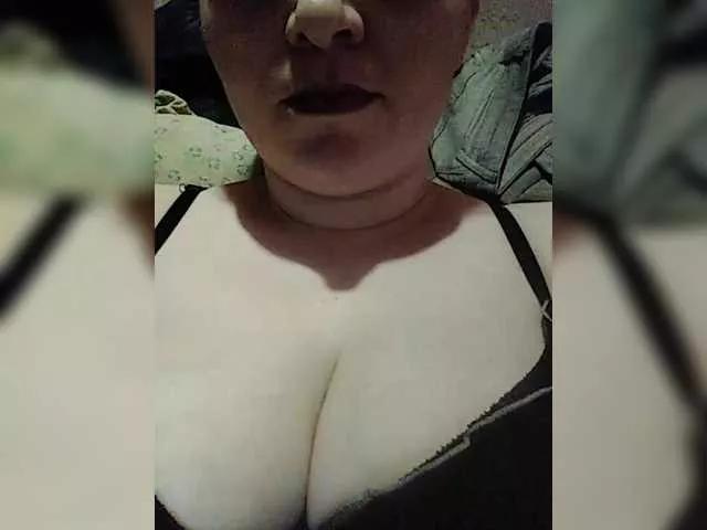 Marinet28 on BongaCams 