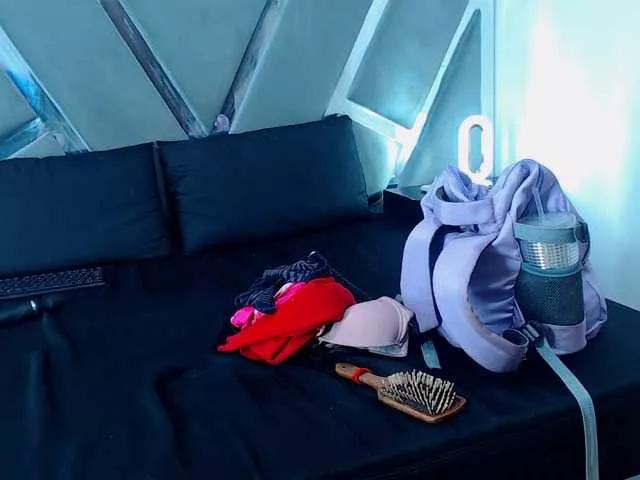 Maya-Baker on BongaCams 