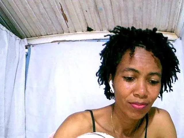 maylanne on BongaCams 