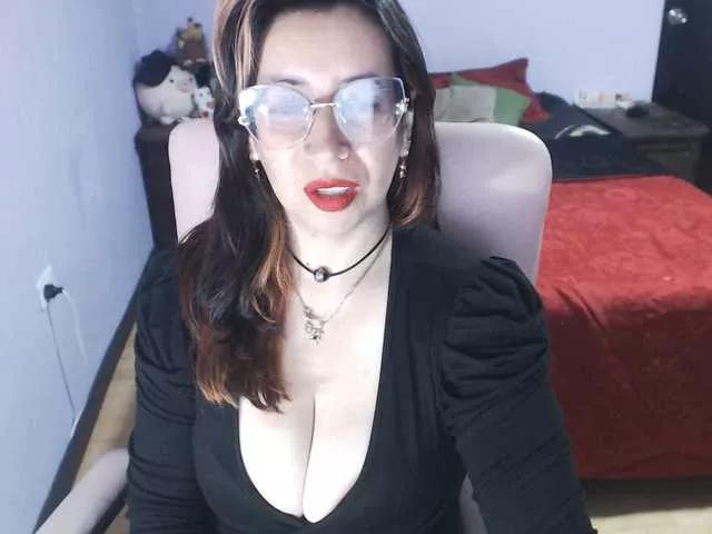 Offline Melissaw1216 on BongaCams
