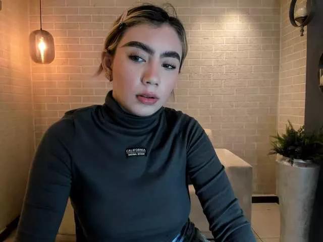 MelodyRoberts on BongaCams 