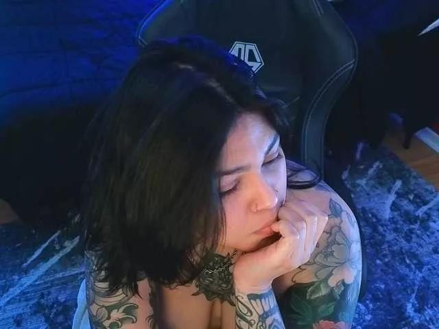 Offline Miacanelaxo on BongaCams