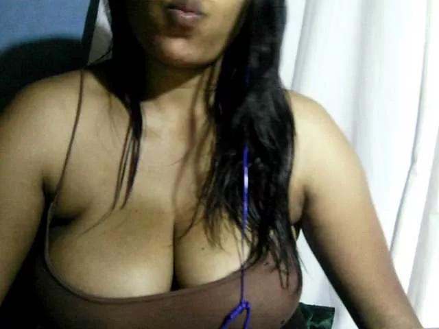 MIRANDAW on BongaCams 