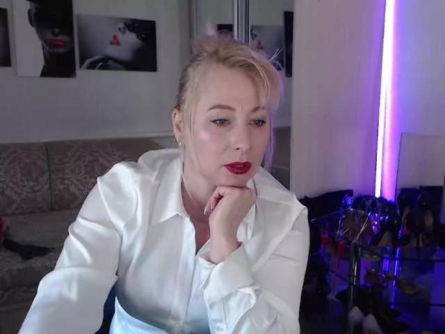 MistressMilfa on BongaCams 