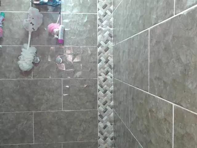 Mollyshake11 on BongaCams 