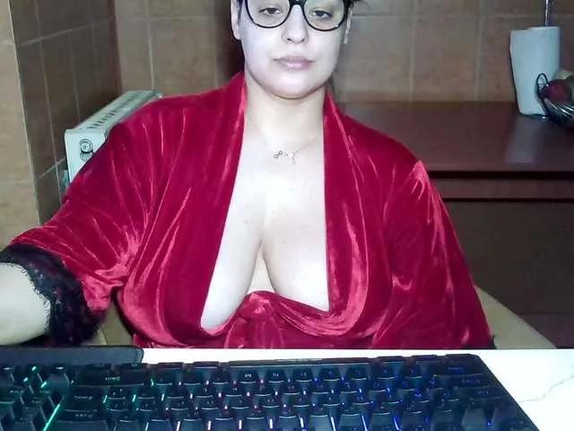 MoniqQuuen on BongaCams 