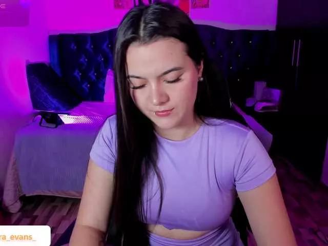 NahiaraEvans- on BongaCams 