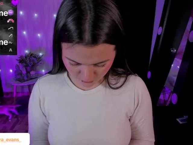 NahiaraEvans- on BongaCams 