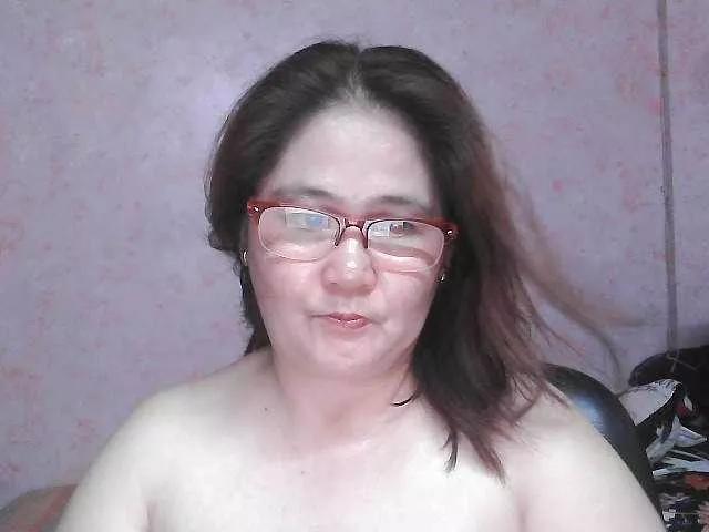 NICEtitspinay on BongaCams 