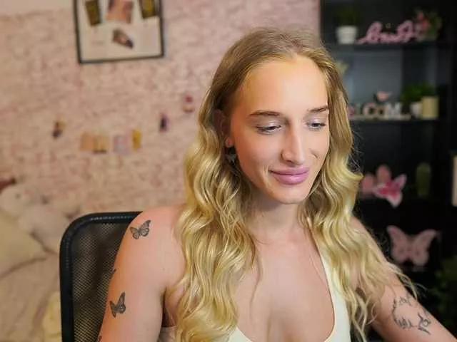 NicoletteShea01 on BongaCams 