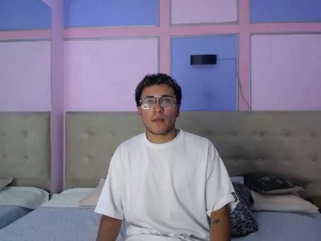 Noa-N-Carolain on BongaCams 