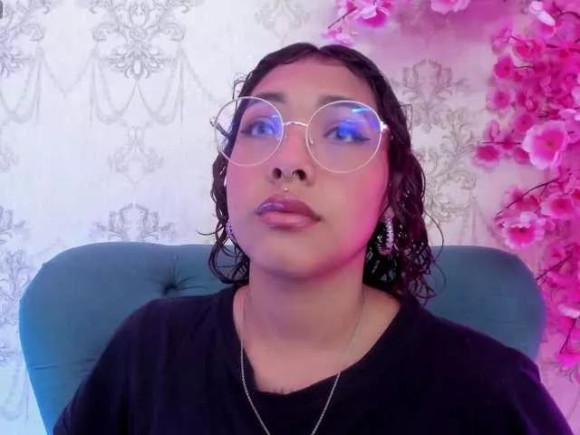 Oliv-Jones on BongaCams 