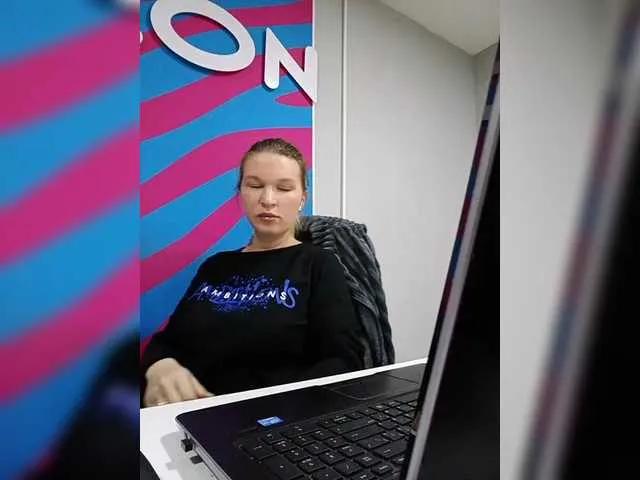 Offline Olivia5551 on BongaCams