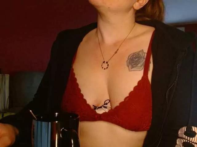 Petitoiseaucoquine on BongaCams 