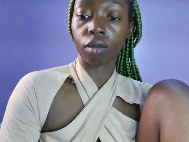 queen-innocent on BongaCams 