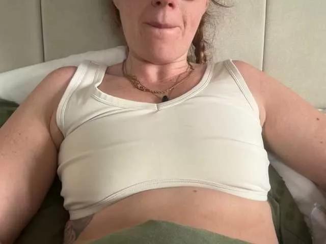REDHEADROSIE on BongaCams 