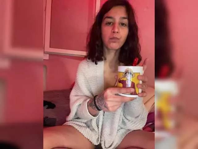 Robineee13 on BongaCams 