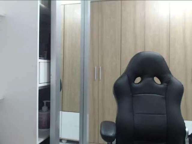 RoxanaMilf on BongaCams 