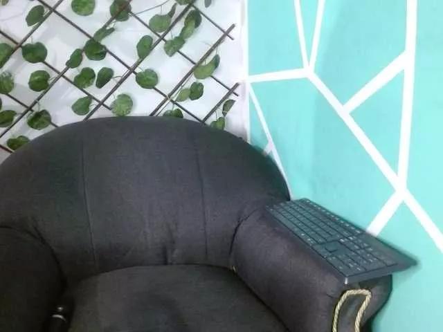 salems83 on BongaCams 