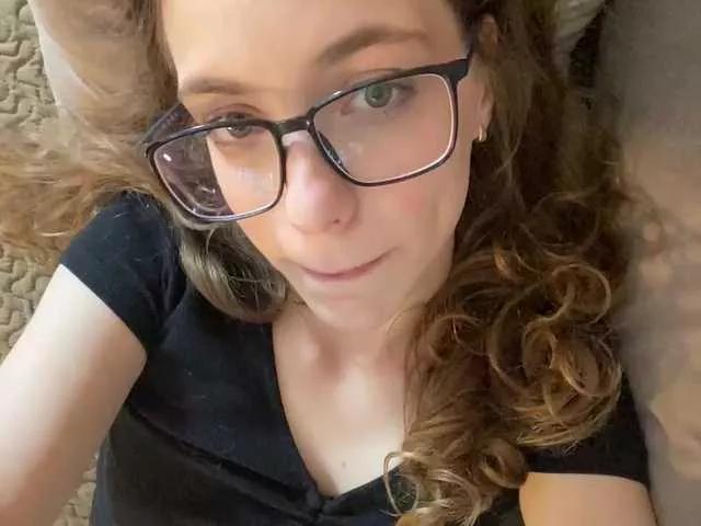 sarahsupershy on BongaCams 