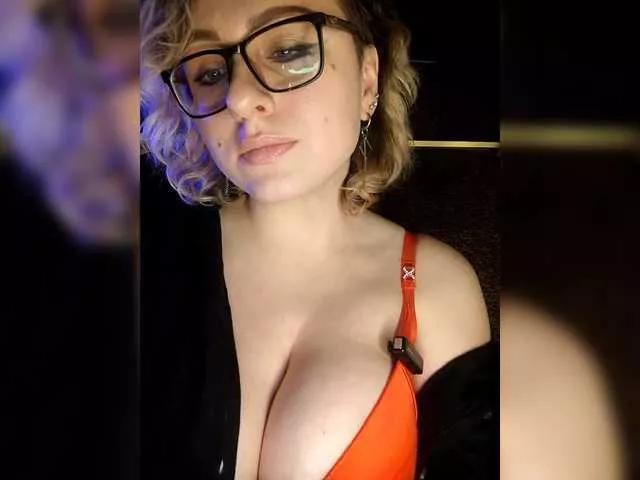 SatinUrban on BongaCams 