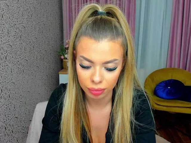 SeraVonDee on BongaCams 