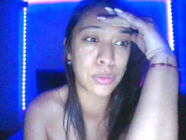 Sharonlatin4 on BongaCams 
