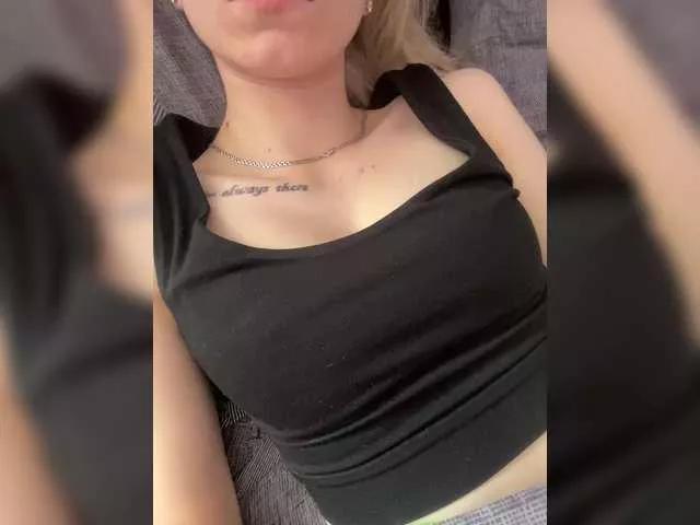 ShinyMagik on BongaCams 