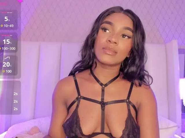 SophiaSmiiths on BongaCams 