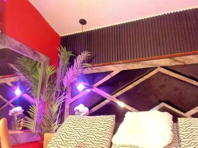 SophiaSmiiths on BongaCams 