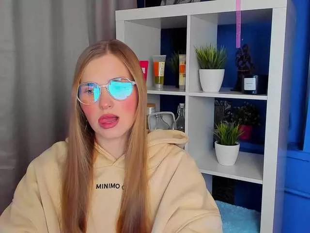 StacyCruuz on BongaCams 